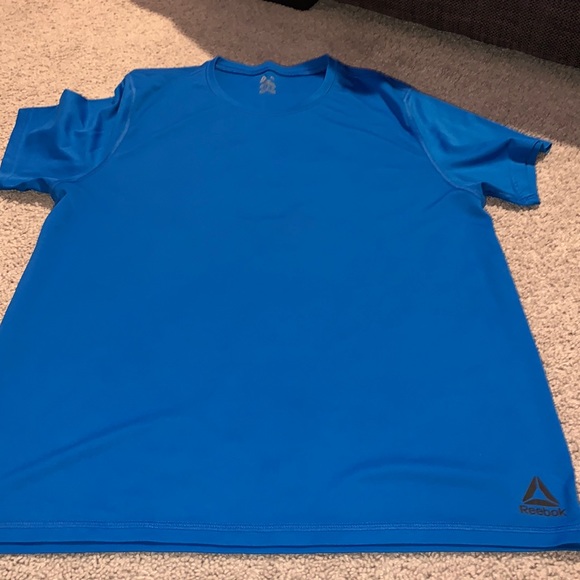 Reebok Other - Blue Reebok top